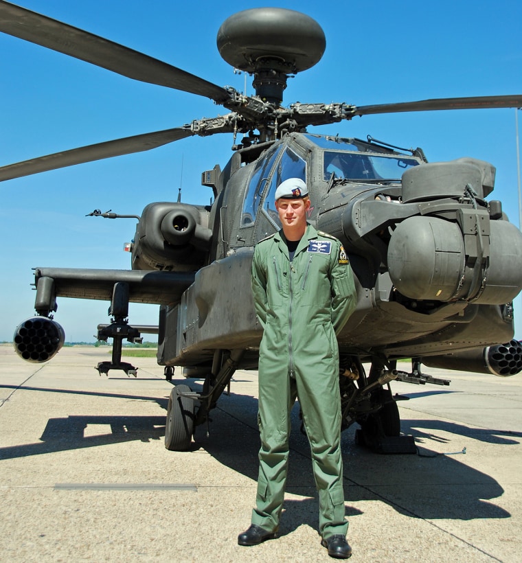 Image: Captain Wales qualifies as Apache Commander after gruelling assessment
